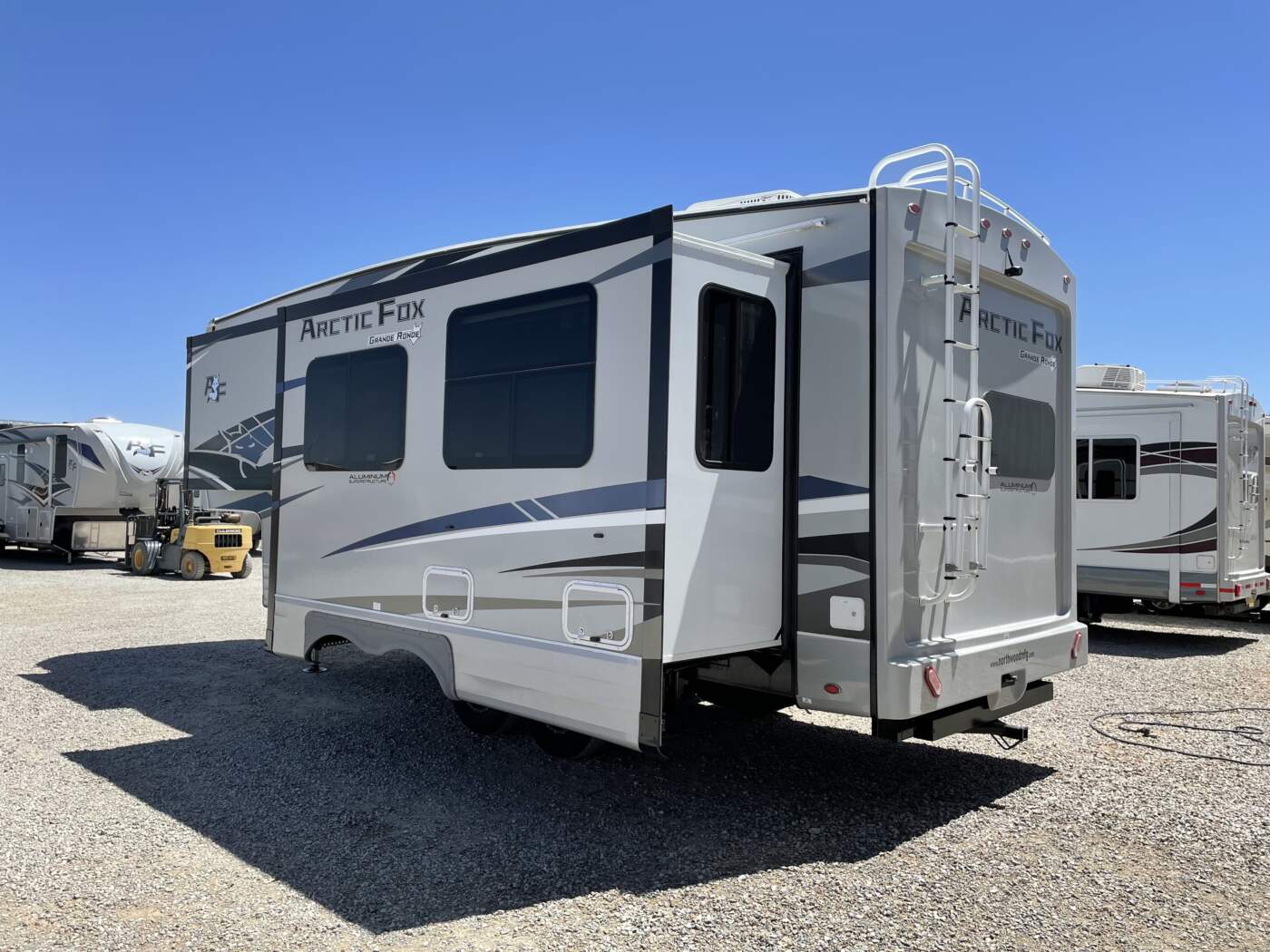 2022 Arctic Fox 27-5L by Northwood Manufacturing | RV Sales New Mexico