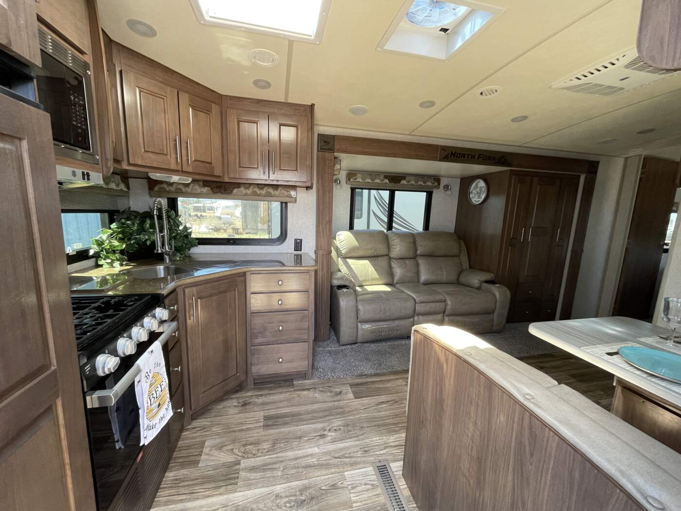 2022 Arctic Fox 25W by Northwood Manufacturing | RV Sales New Mexico